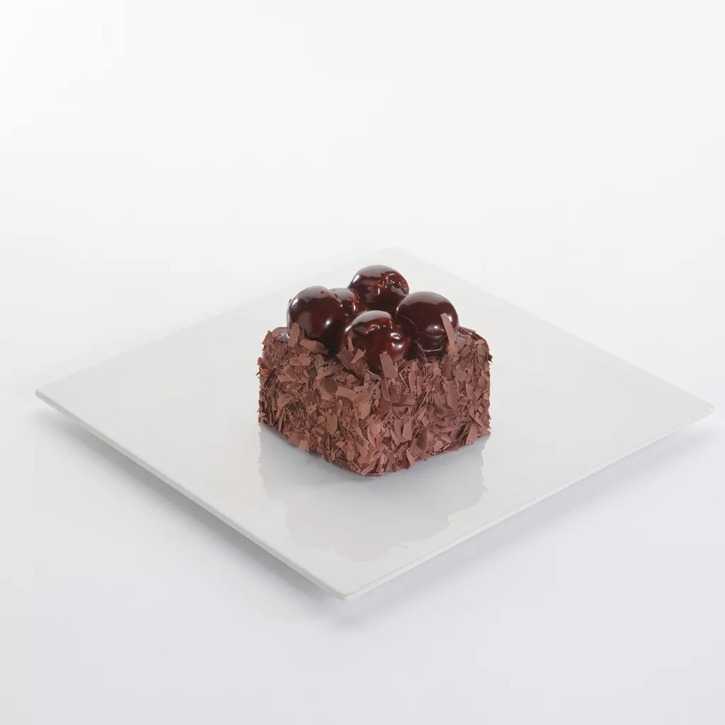 Siyah Profiterollü Mono Pasta
